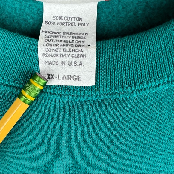 SOLD  Disney Designs Minnie Crewneck Sweatshirt Made in USA The One and Only XXL - Picture 6 of 12